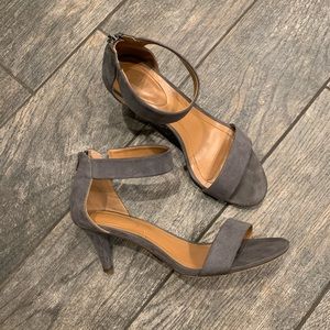 LAST CHANCE Style Co Grey Microfiber Kitten Heels